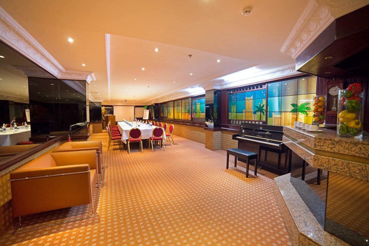 Hotel Ramada By Wyndham Bahrain Manama Exterior foto